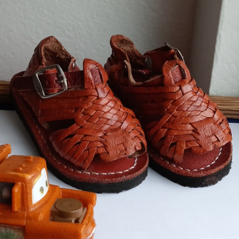 Kids sandals size 5